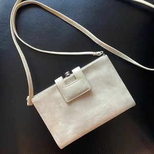 • HOBO Wallet/ Crossbody purse